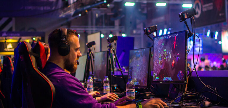 Gaming Accessory Reviews: Must-Have Top Picks for Ultimate Play